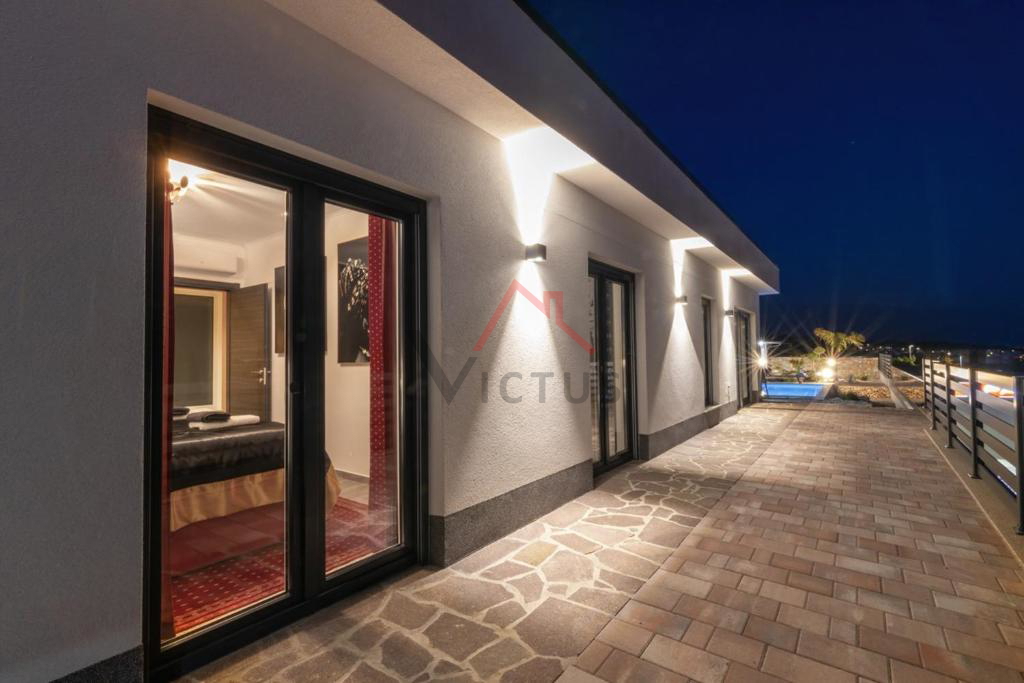 SELCE - Hiša s bazenom in panoramskim pogledom na morje