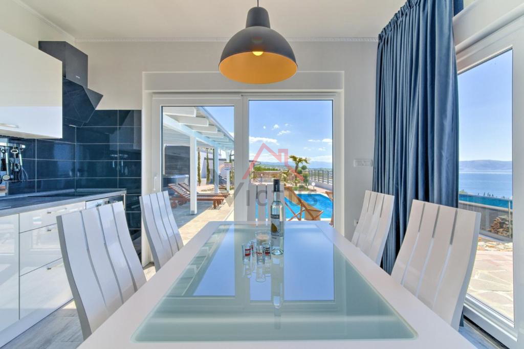 SELCE - Hiša s bazenom in panoramskim pogledom na morje