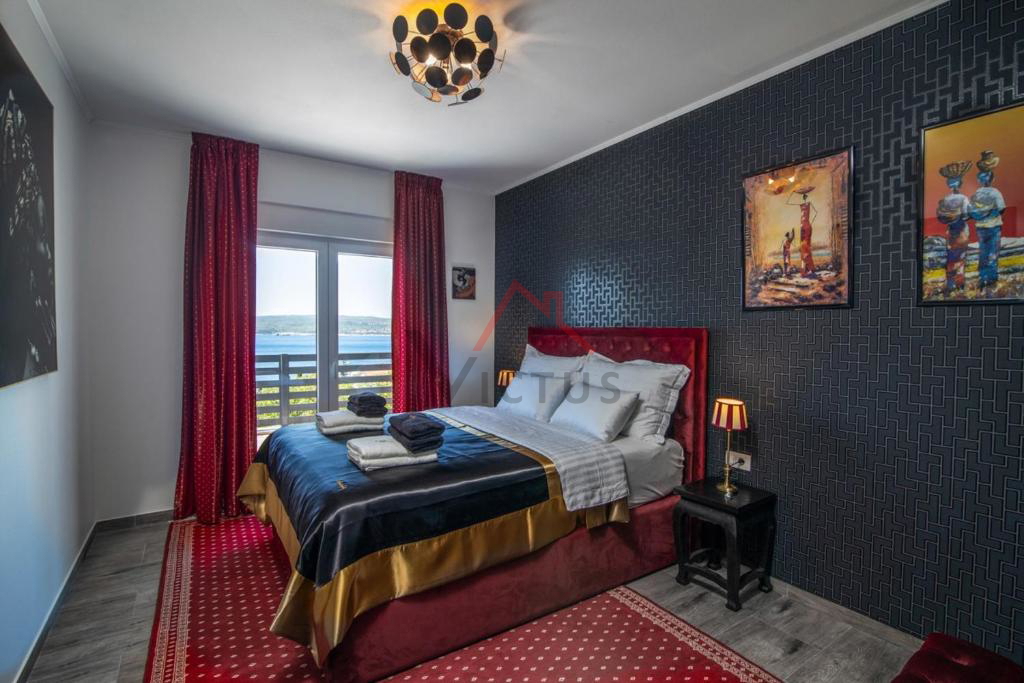 SELCE - Hiša s bazenom in panoramskim pogledom na morje