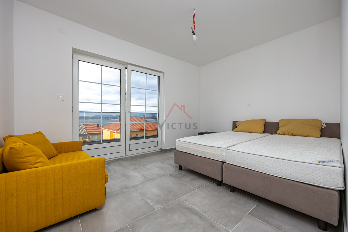 CRIKVENICA - AKCIJA, 2S+DB, stanovanje z odprtim pogledom na morje in parkirnim mestom, 64 m2