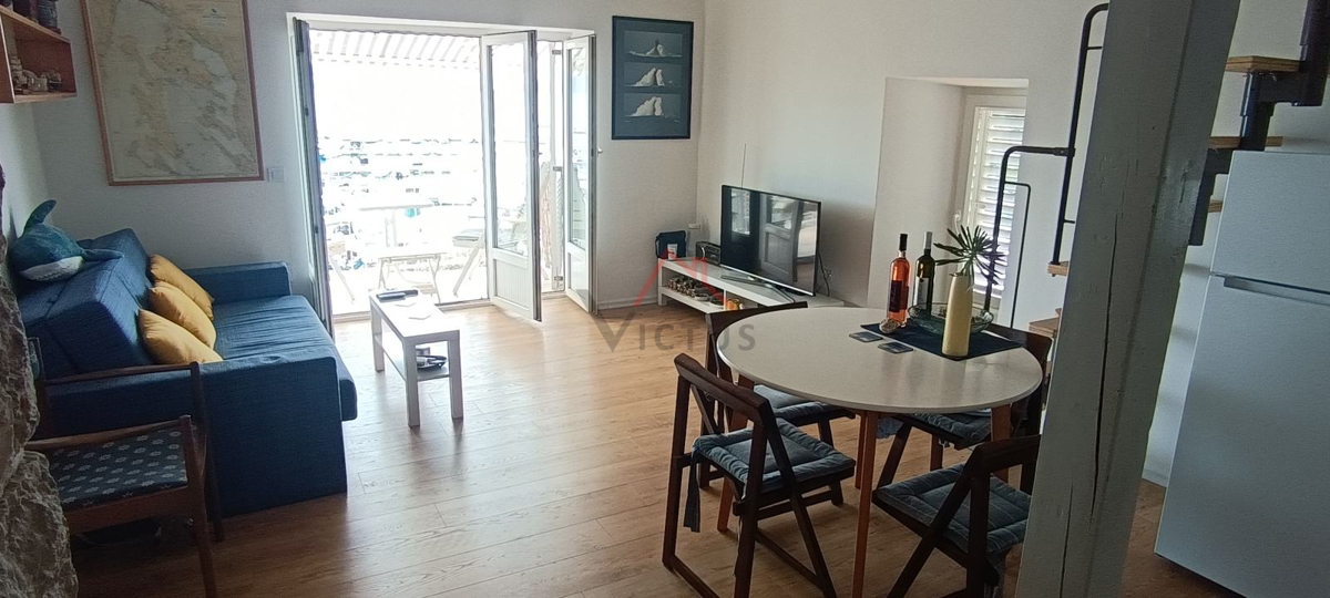 NOVI VINODOLSKI - Stan s prekrasnim pogledom na morje