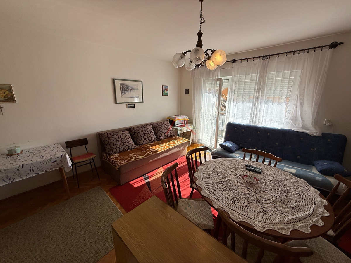 CRIKVENICA - Garsonjera z balkonom, 37 m2