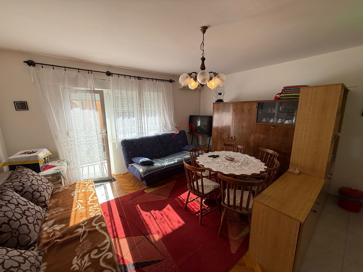 CRIKVENICA - Garsonjera z balkonom, 37 m2