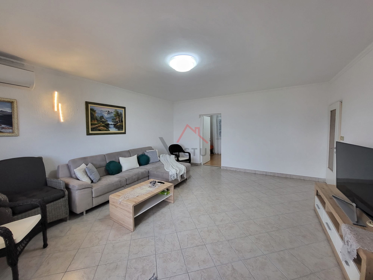 CRIKVENICA - Stanovanje 79 m2 z razgledom na morje
