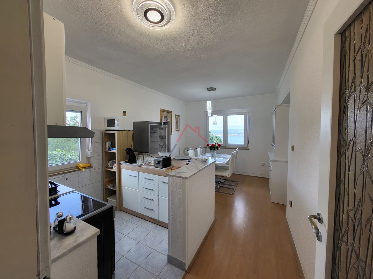 CRIKVENICA - Stanovanje 79 m2 z razgledom na morje