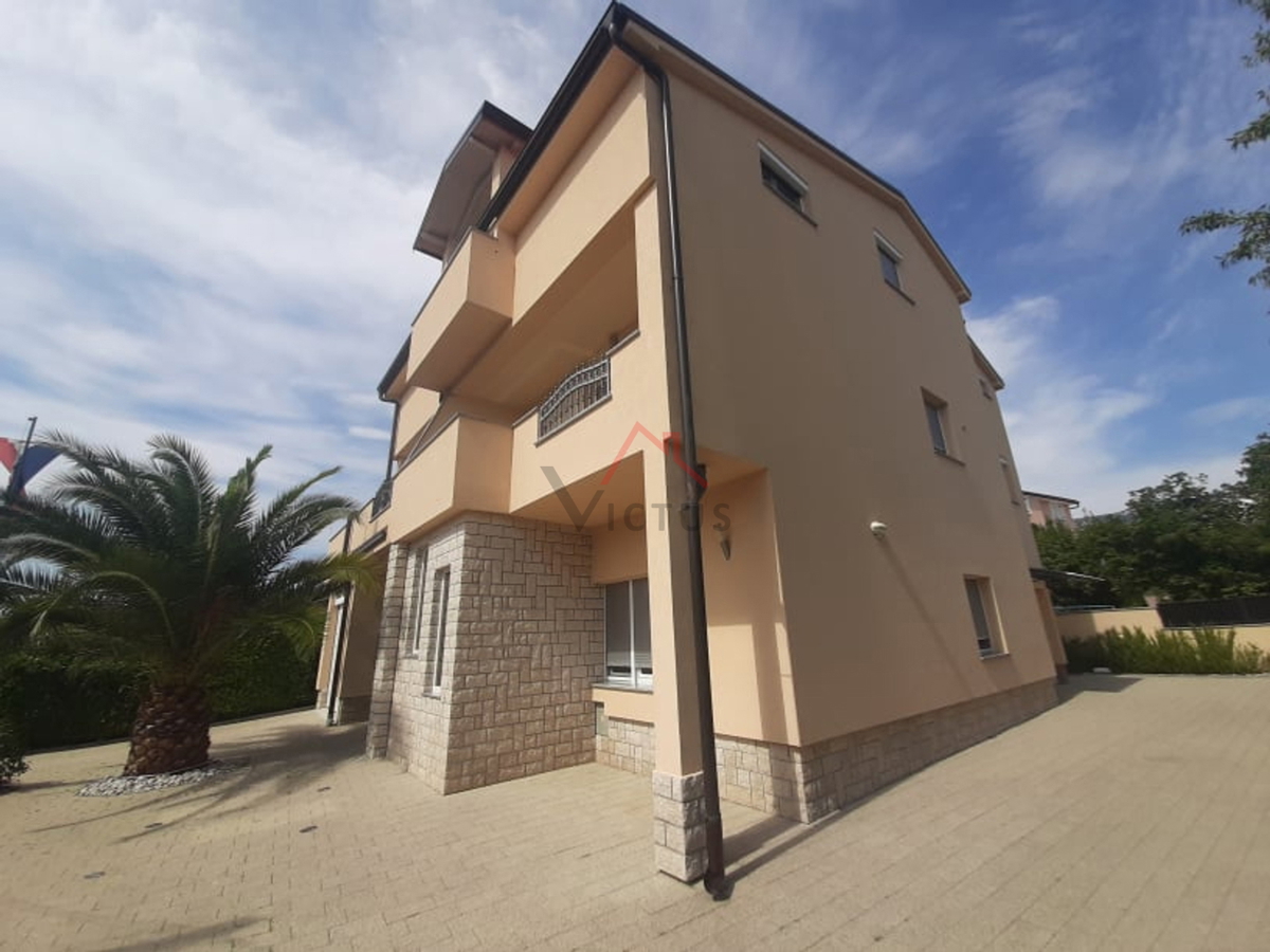 JADRANOVO - 3S+DB, stanovanje na mirni lokaciji, 102 m2