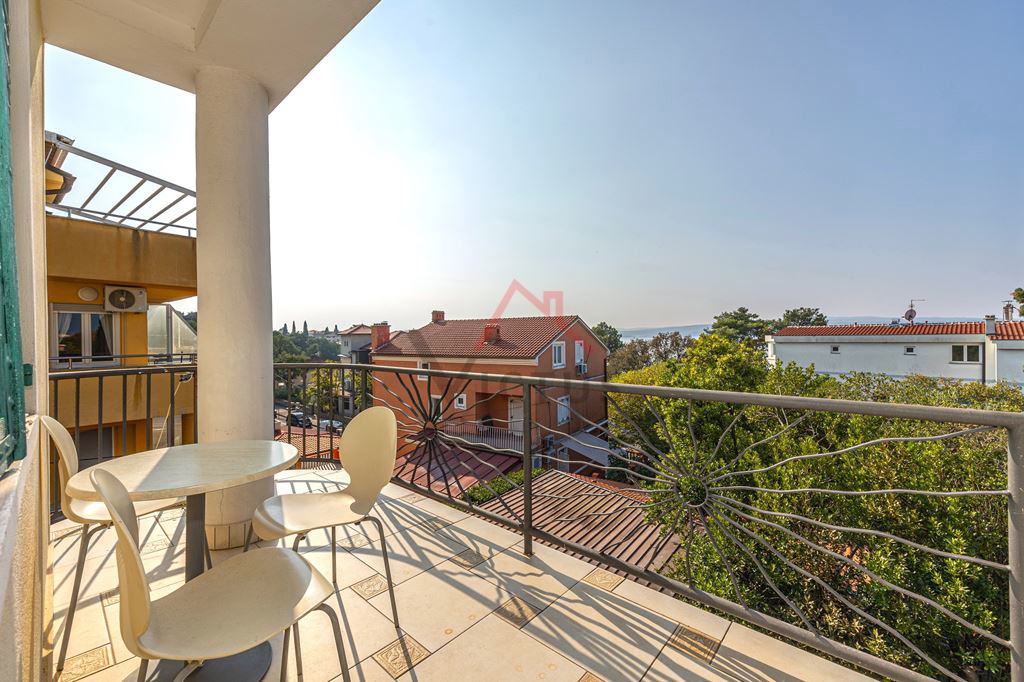 CRIKVENICA - Penzion z restavracijo, 30 metrov od morja