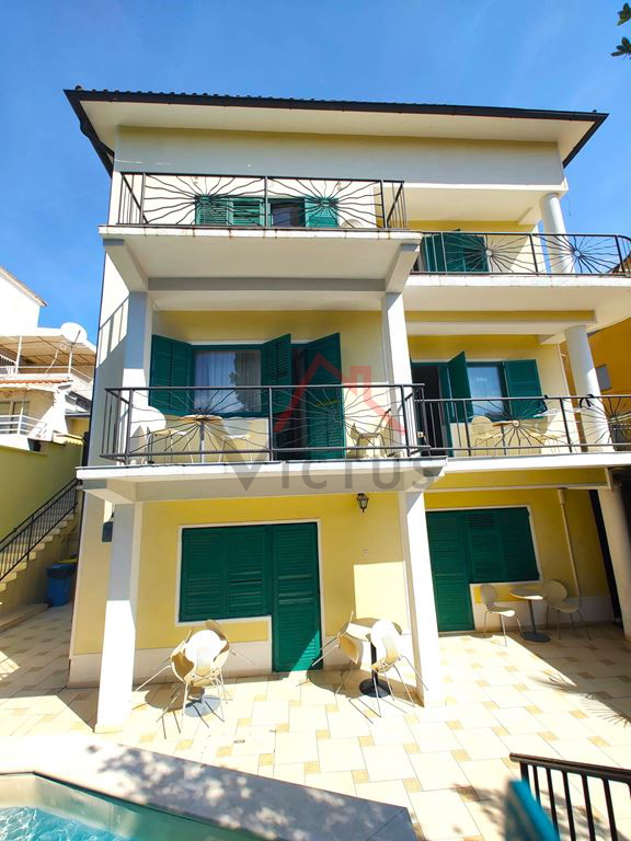 CRIKVENICA - Penzion z restavracijo, 30 metrov od morja