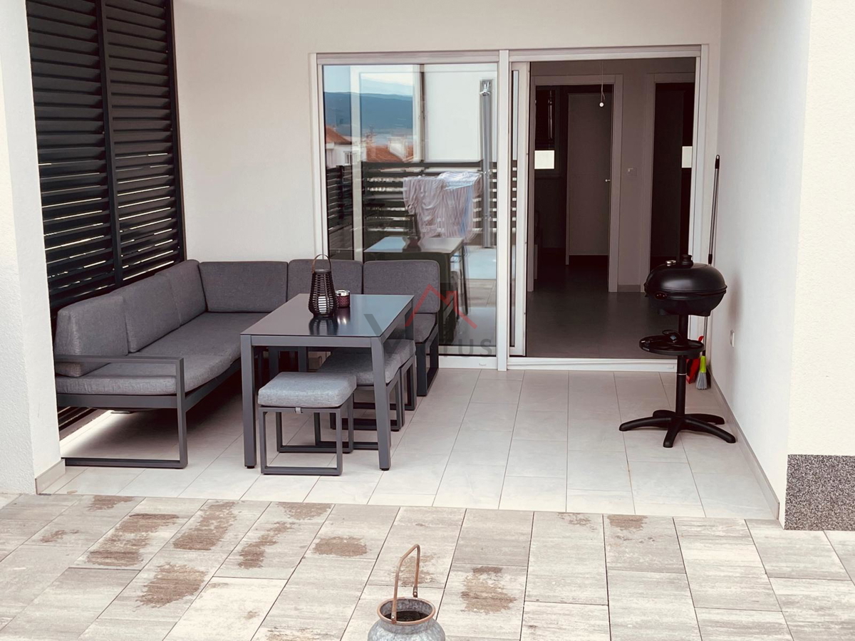 CRIKVENICA - 2S+DB, stanovanje s bazenom