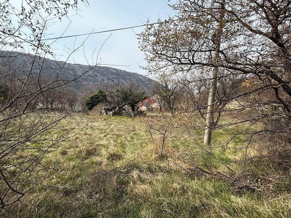 BRIBIR - Gradbeno zemljišče z vrisano stavbo, 961 m2