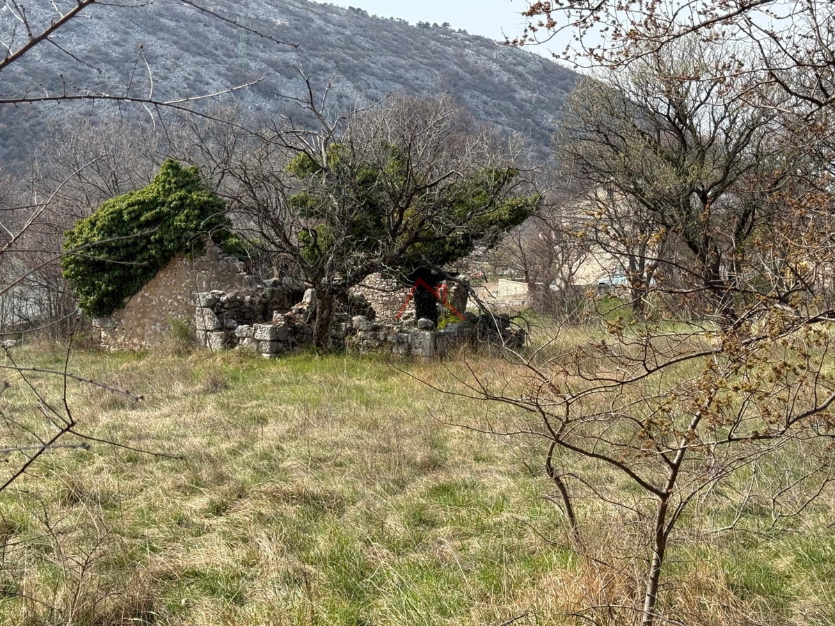 BRIBIR - Gradbeno zemljišče z vrisano stavbo, 961 m2