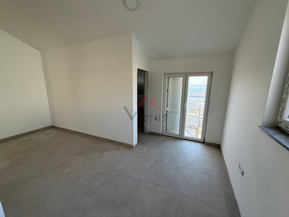 CRIKVENICA - 1S+DB, stanovanje s teraso, 55 m2