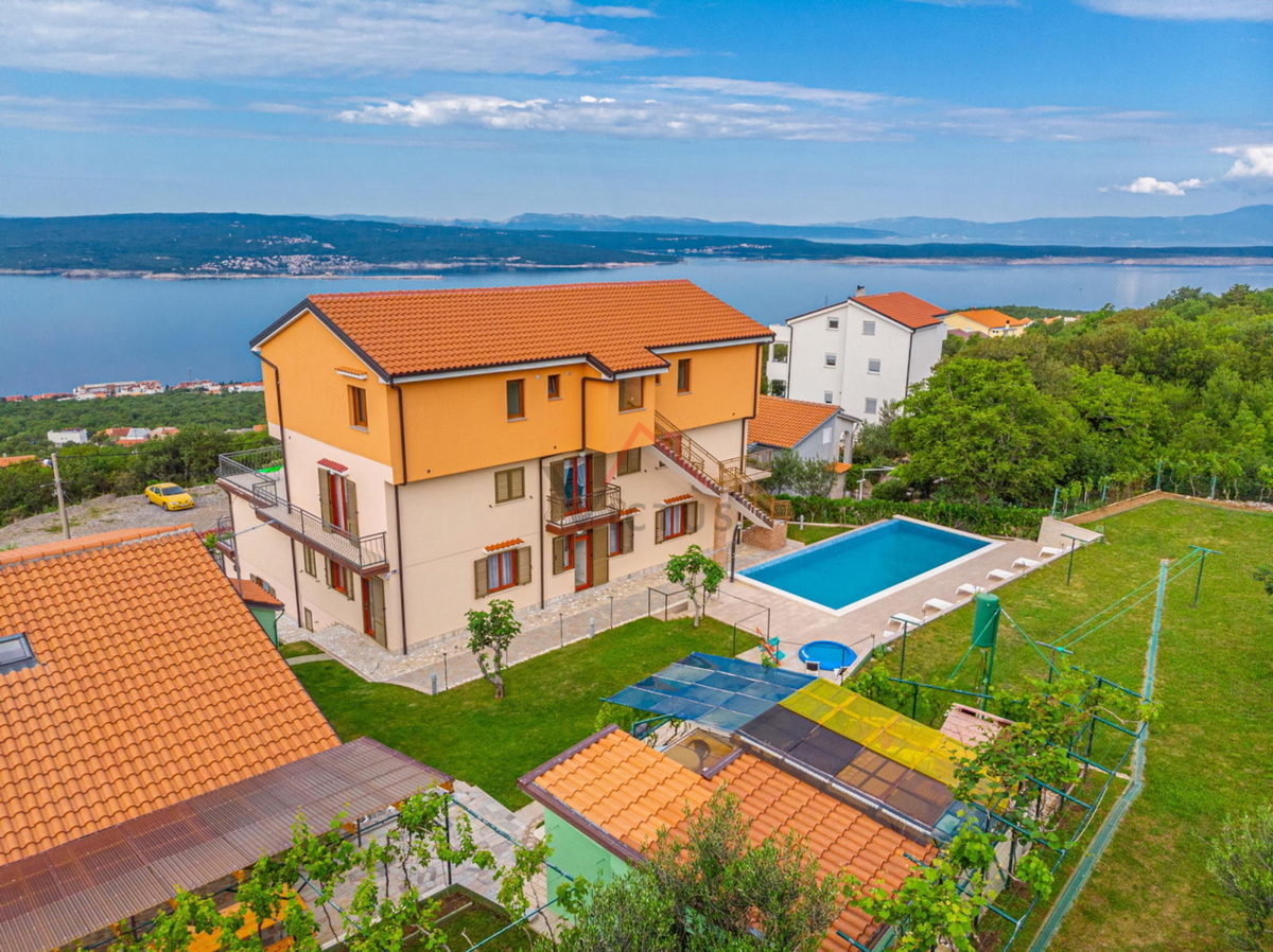 CRIKVENICA - Dve hiši z bazenom in oljčnim nasadom