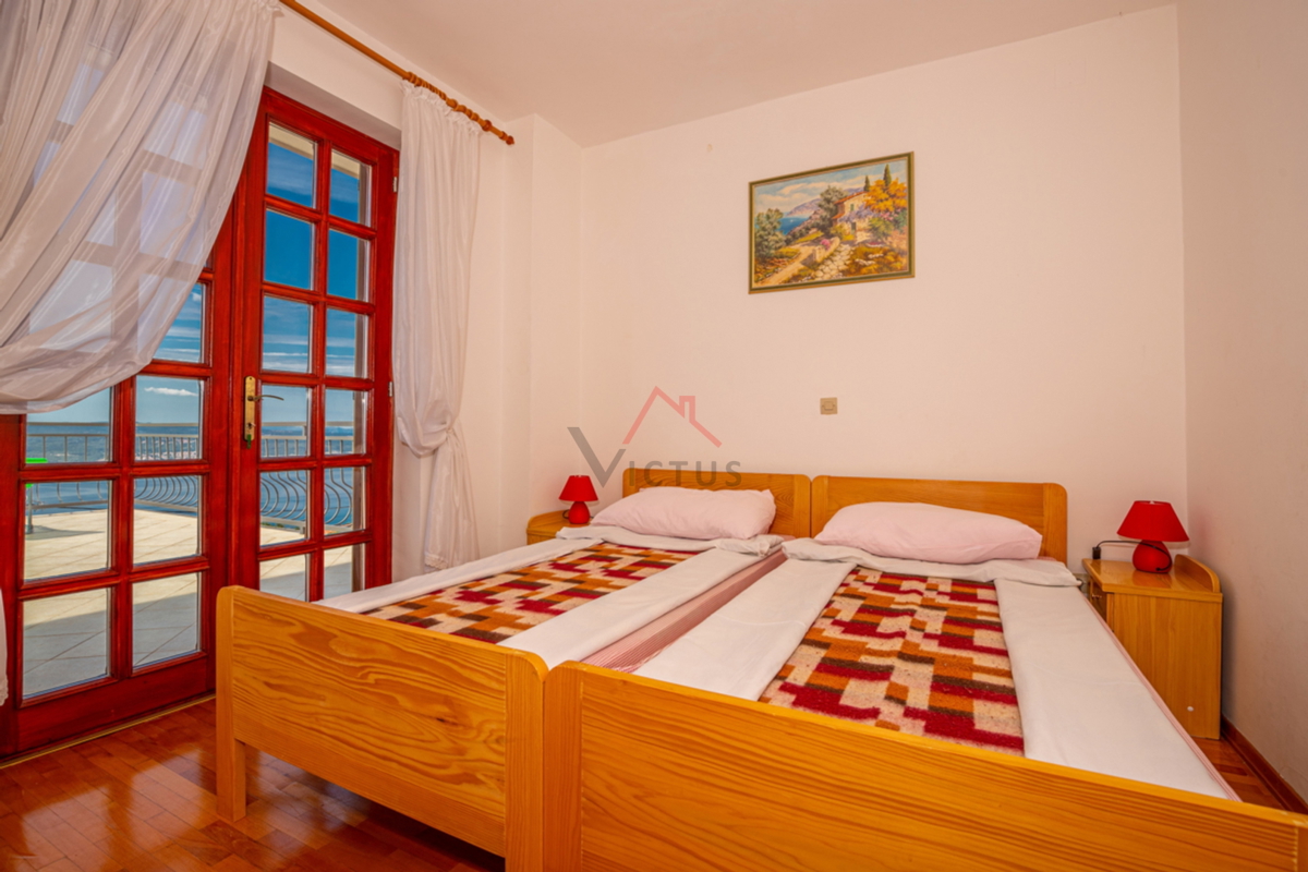 CRIKVENICA - Dve hiši z bazenom in oljčnim nasadom