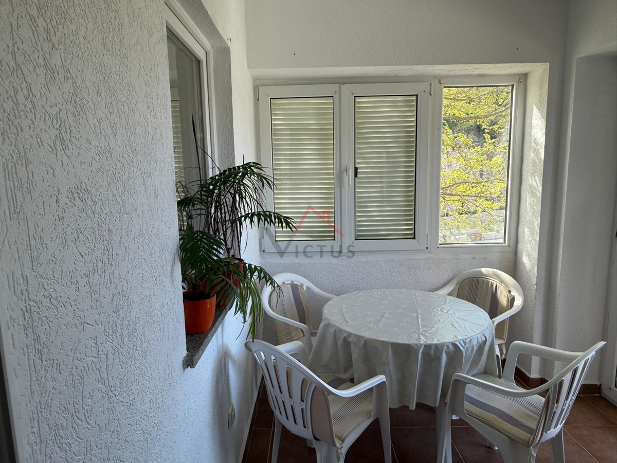 NOVI VINODOLSKI - stanovanje na zaželeni lokaciji