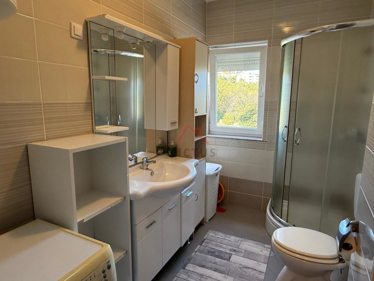 NOVI VINODOLSKI - stanovanje na zaželeni lokaciji