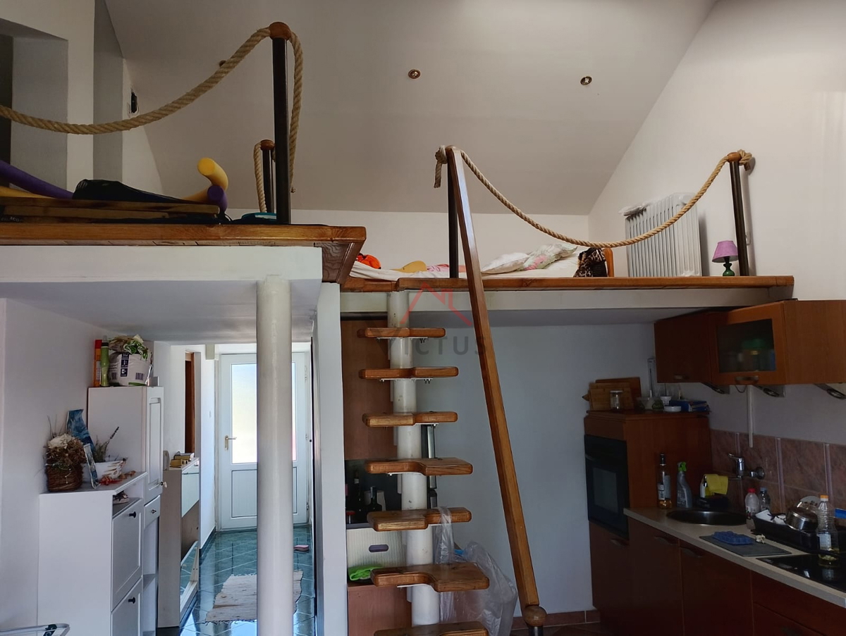 NOVI VINODOLSKI - 2S+DB, stanovanje na mirni lokaciji, 66 m2