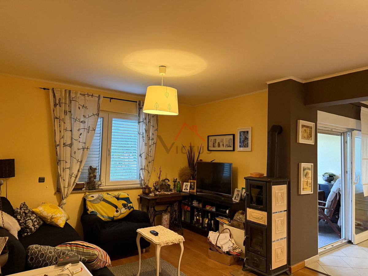 CRIKVENICA - trisobno stanovanje z vrtom