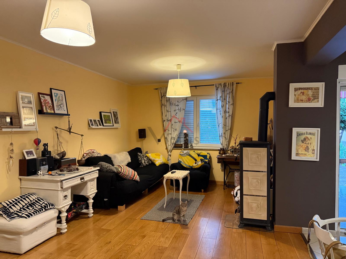 CRIKVENICA - trisobno stanovanje z vrtom