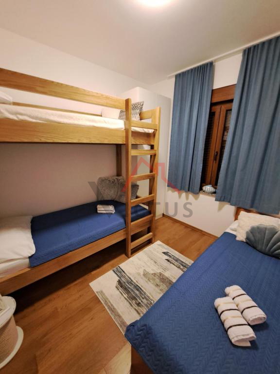 CRIKVENICA - 2S+DB, stanovanje v prvem nadstropju s teraso, 59 m2