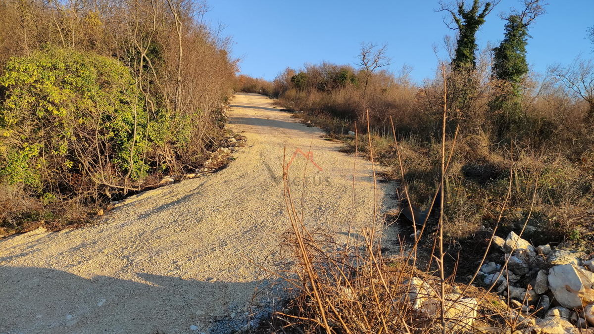 Sveti Lovreč Labinski - čudovito zemljišče z razgledom na morje