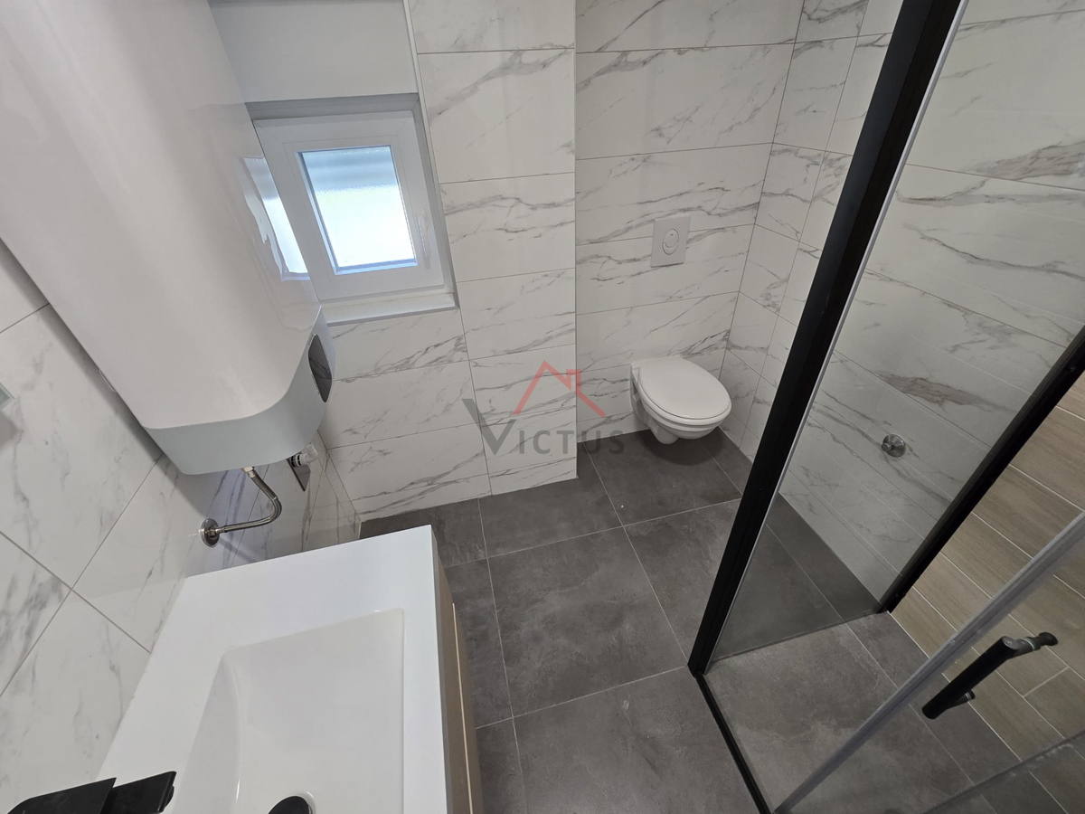 CRIKVENICA - Stanovanje v novogradnji, 150 metrov od morja, 60 m2