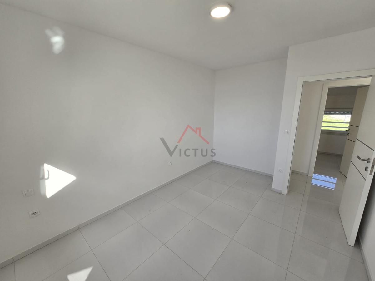 CRIKVENICA - Stanovanje v novogradnji, 150 metrov od morja, 60 m2