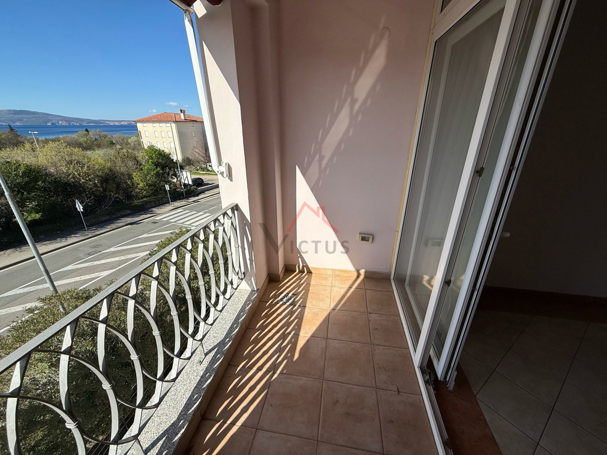 NOVI VINODOLSKI - Garsonjera v drugem nadstropju, 28 m2