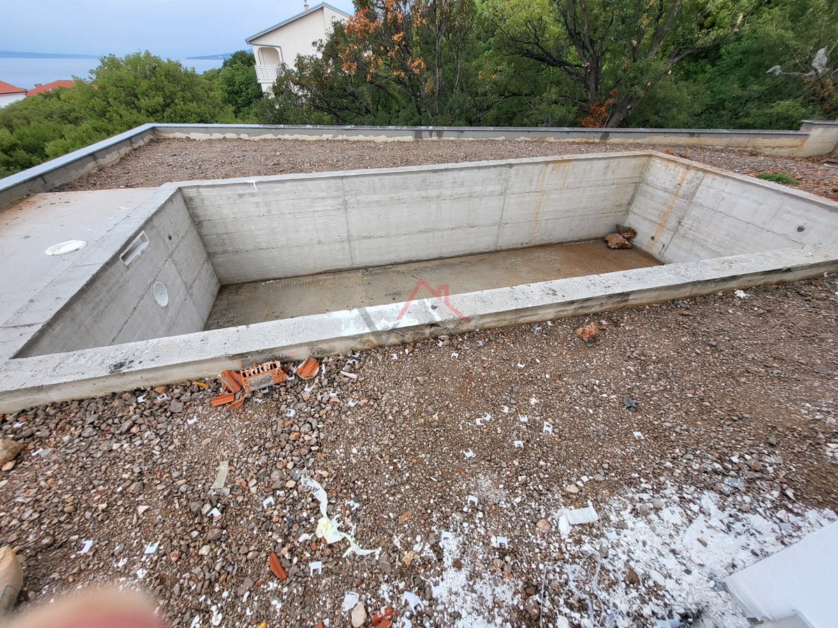 SMOKVICA KRMPOTSKA - Stanovanje z bazenom v pritličju novogradnje, 57 m2