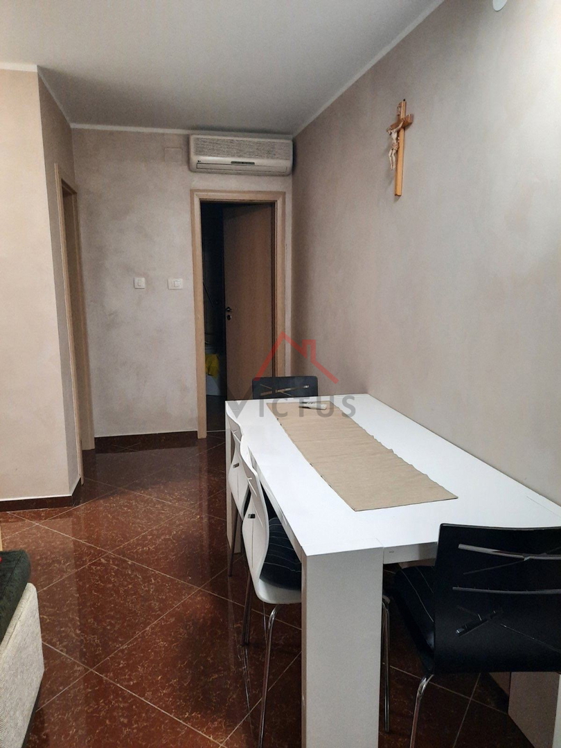 NOVI VINODOLSKI - Stanovanje v pritličju, 51 m2