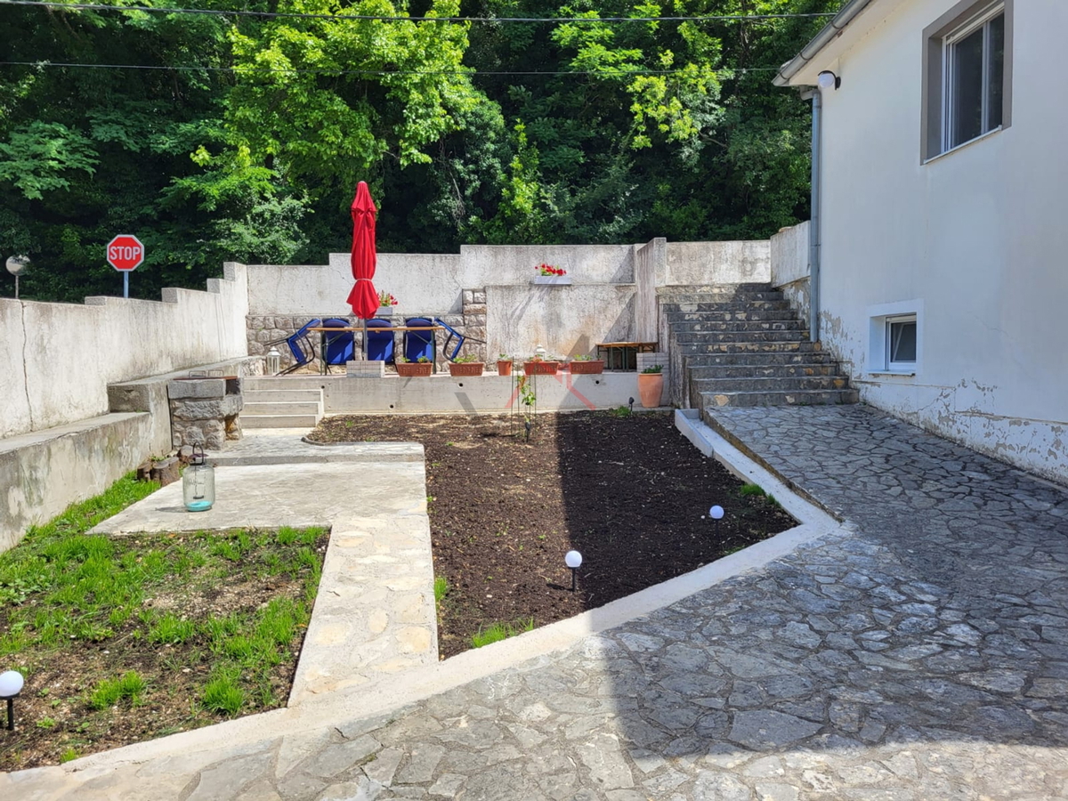 BRIBIR - Samostojna hiša z garažo