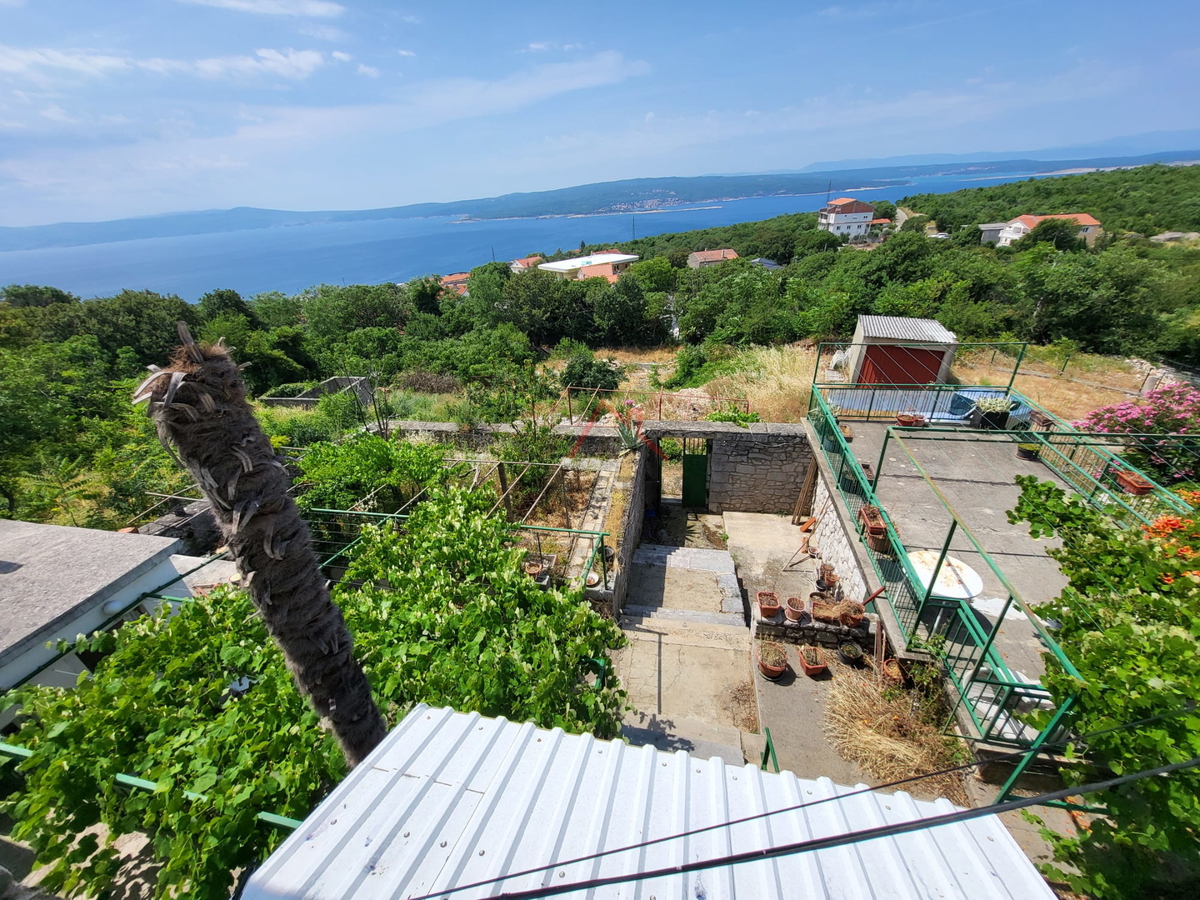 CRIKVENICA - Avtohtona kamnita hiša z zemljiščem