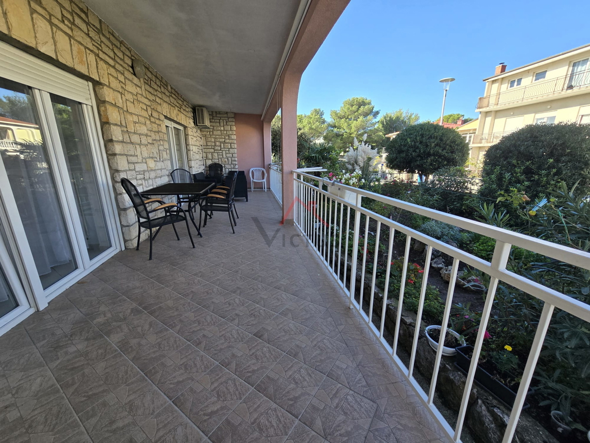 SELCE - Prostorno stanovanje, 150 m od morja