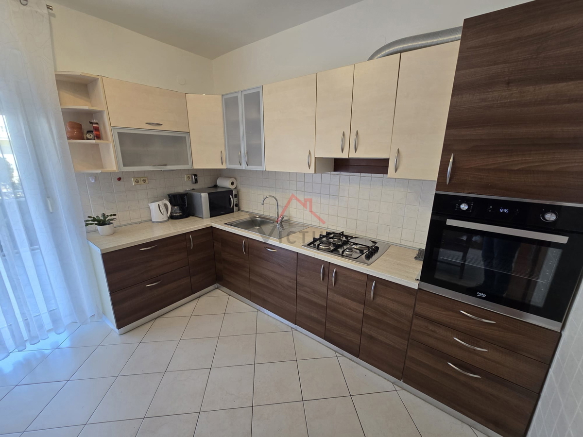 SELCE - Prostorno stanovanje, 150 m od morja