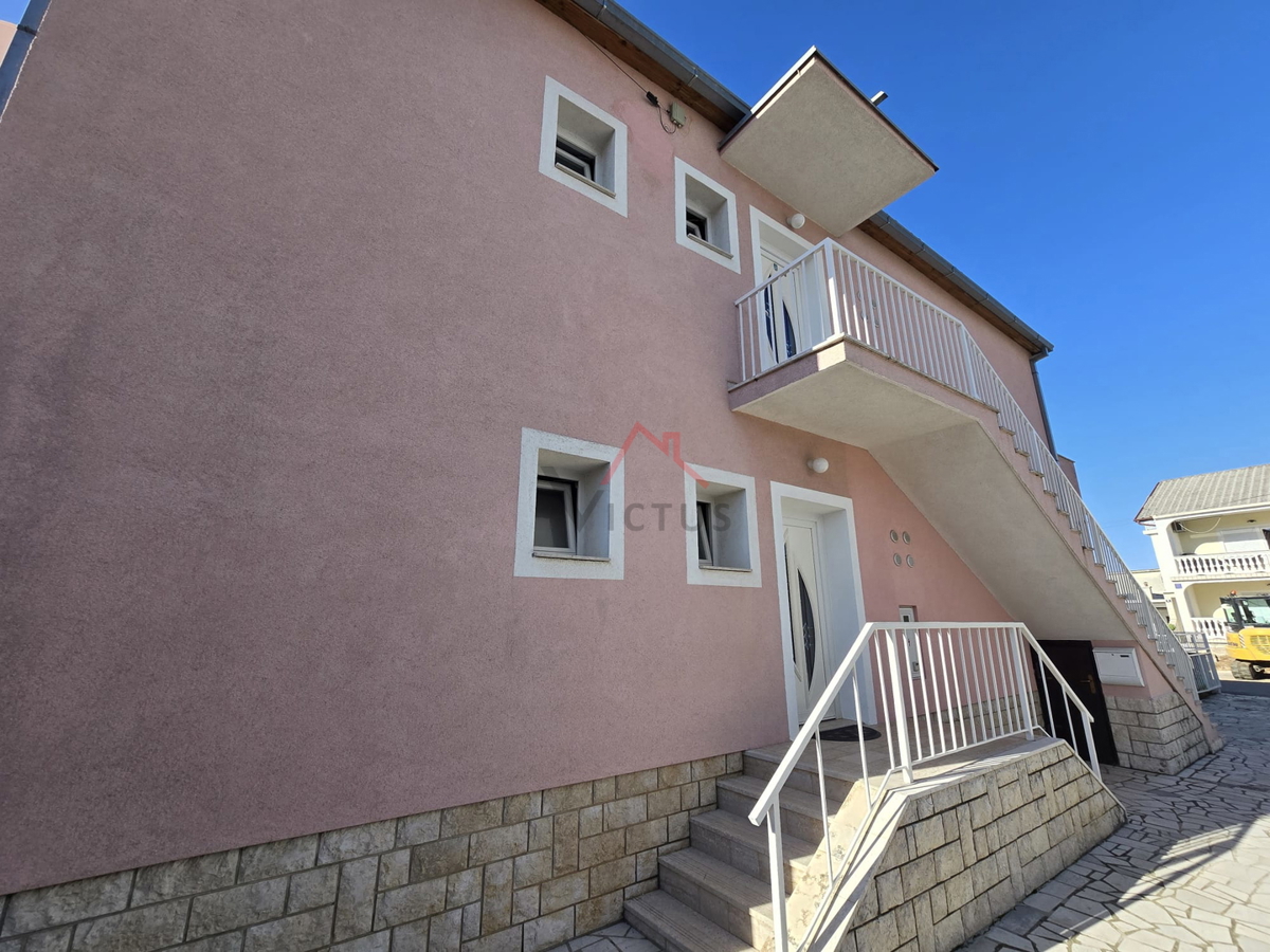SELCE - Prostorno stanovanje, 150 m od morja