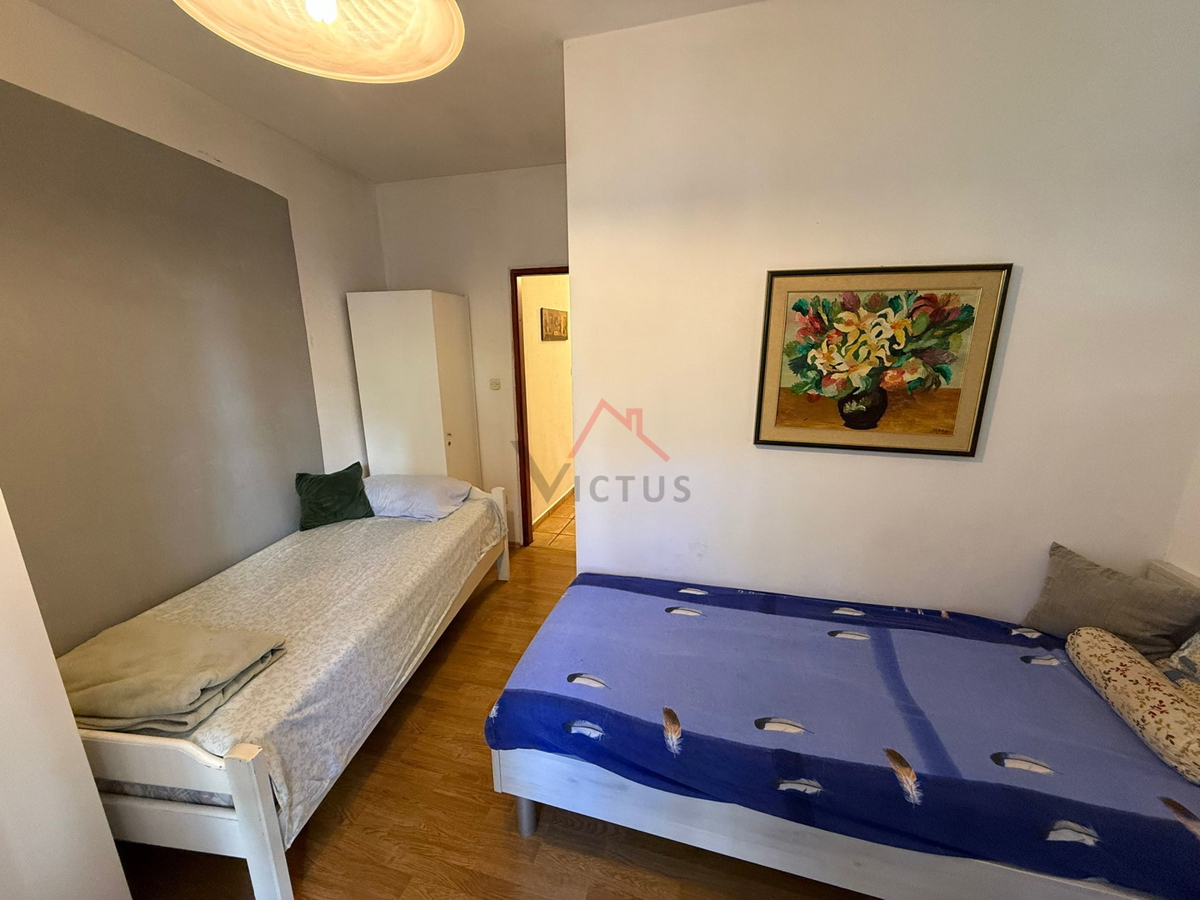 CRIKVENICA - Stanovanje v središču z balkonom in parkirnim mestom, 38 m2