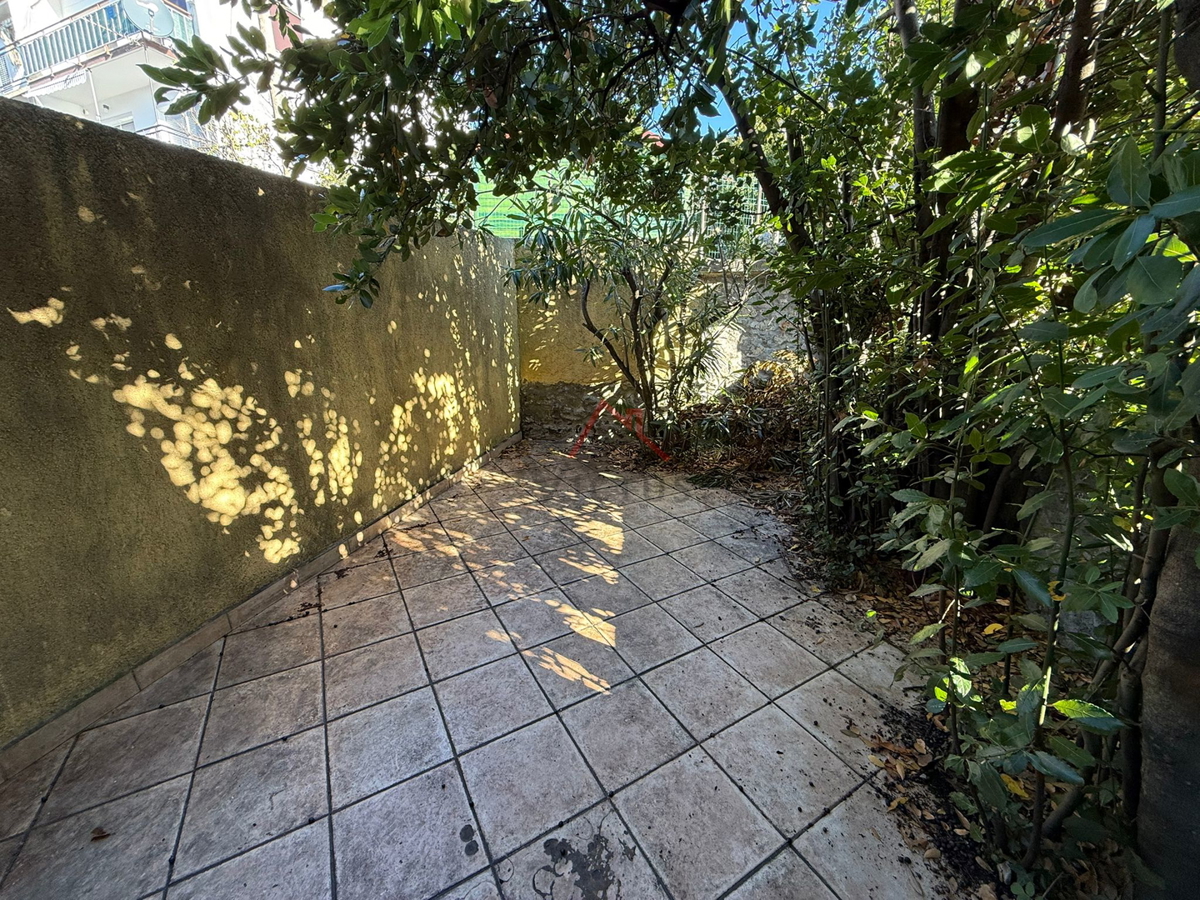 CRIKVENICA - Stanovanje v središču z balkonom in parkirnim mestom, 38 m2