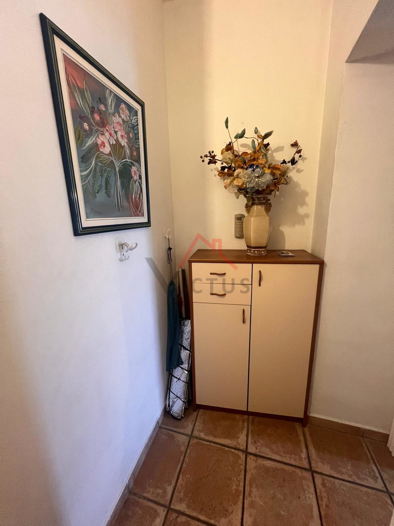 CRIKVENICA - Stanovanje v središču z balkonom in parkirnim mestom, 38 m2