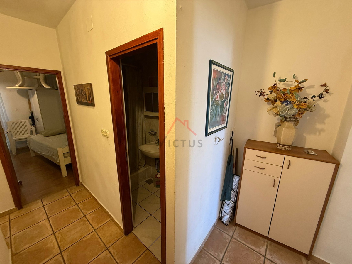 CRIKVENICA - Stanovanje v središču z balkonom in parkirnim mestom, 38 m2