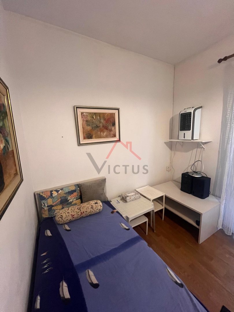 CRIKVENICA - Stanovanje v središču z balkonom in parkirnim mestom, 38 m2