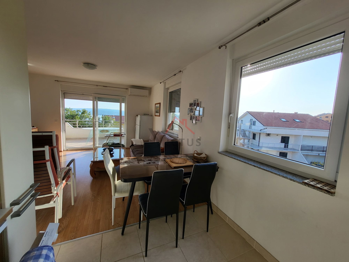 CRIKVENICA-2 sobe i dnevne sobe, 70 m2