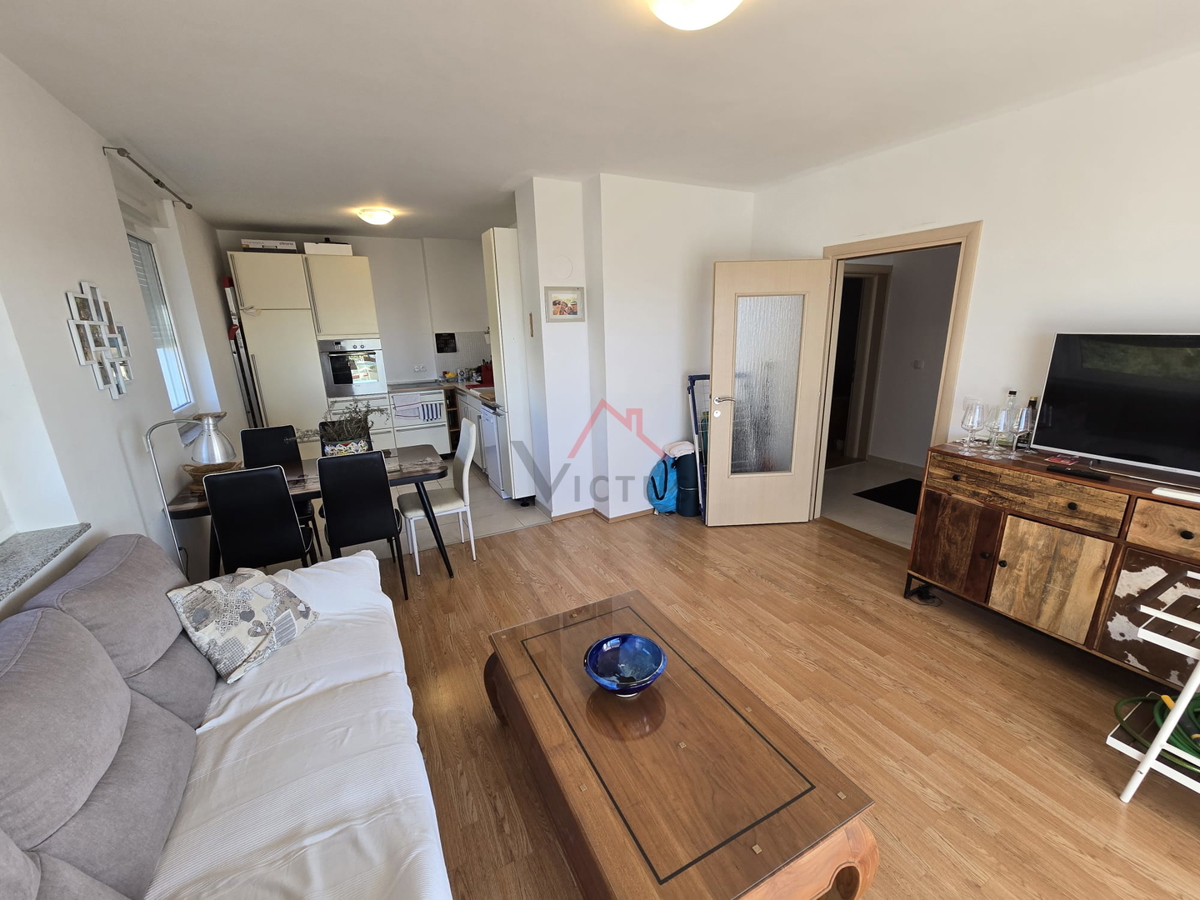 CRIKVENICA-2 sobe i dnevne sobe, 70 m2