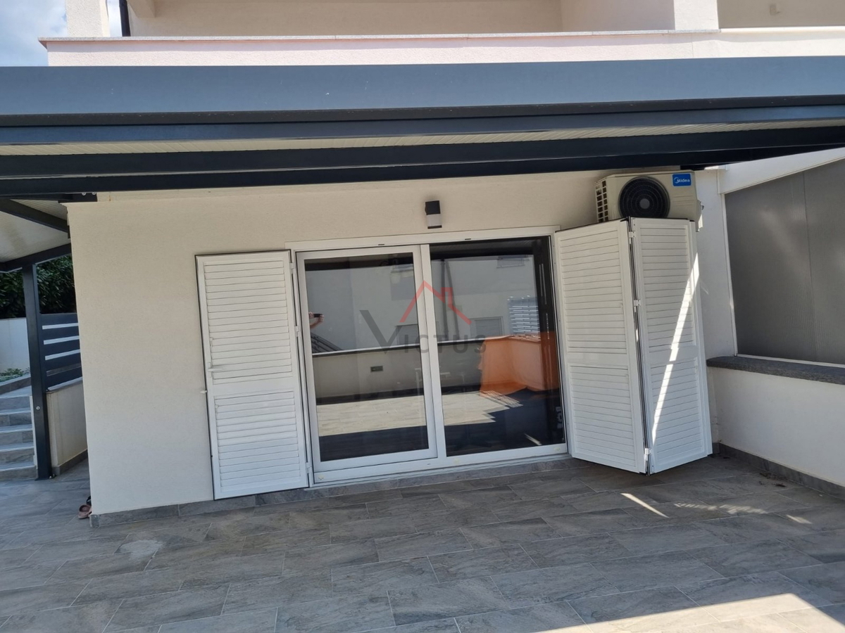 CRIKVENICA - 2S+DB, stan s pogledom na more, 59 m2