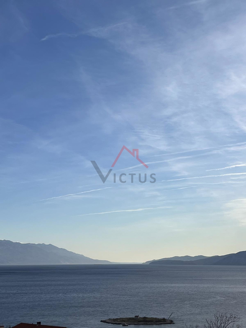 NOVI VINODOLSKI - Stanovanje z balkonom in odprtim pogledom na morje, 45 m2