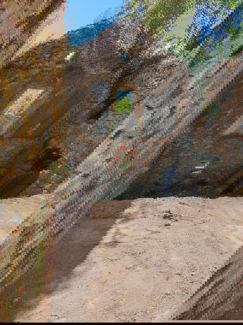 HRELJIN - Ruševina z razgledom na morje