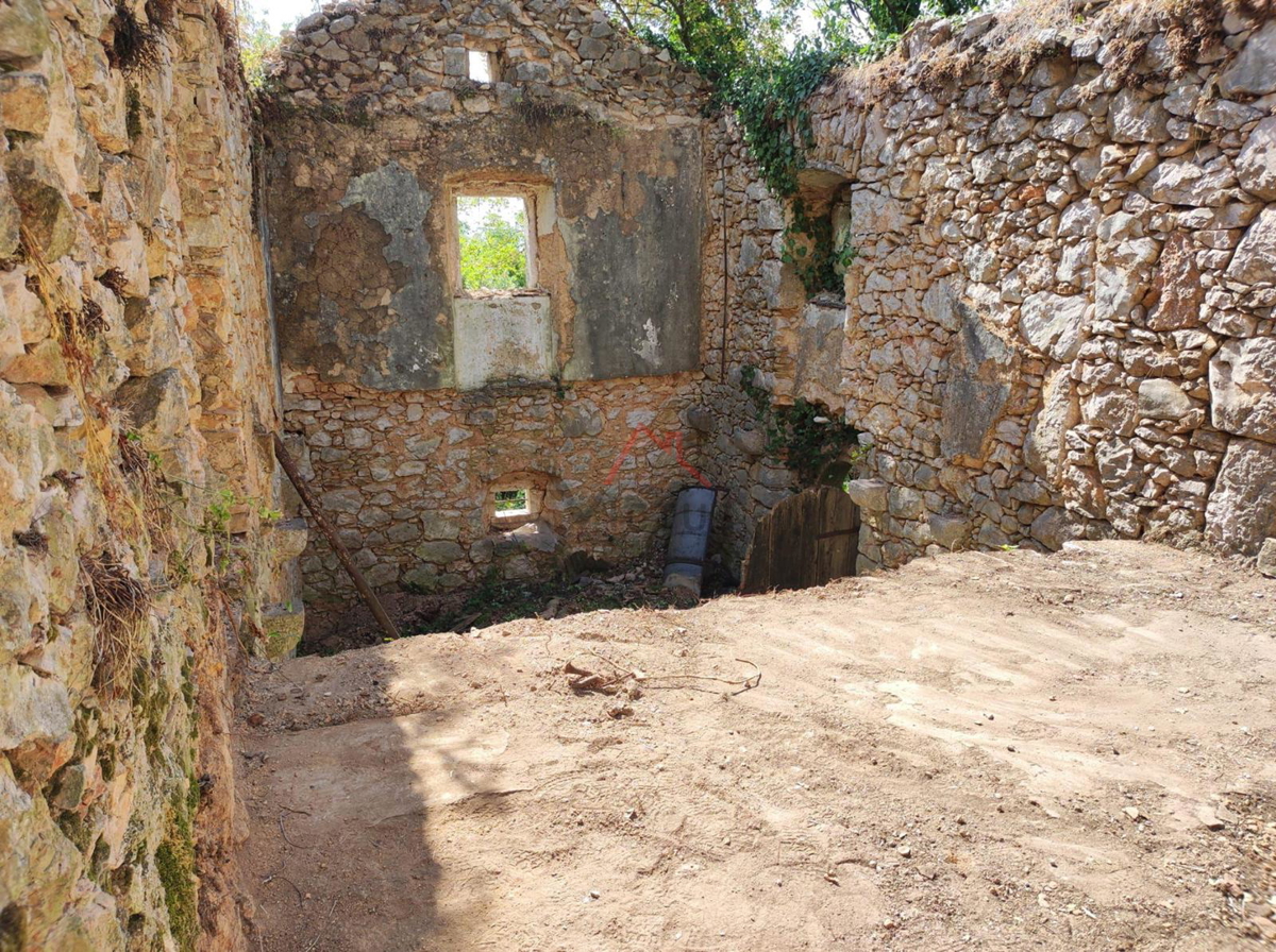 HRELJIN - Ruševina z razgledom na morje