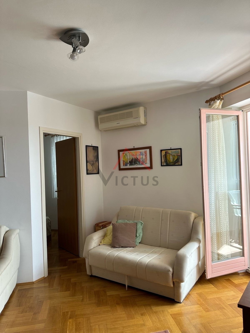 CRIKVENICA - 2S+DB, stanovanje z ložo, 56 m2