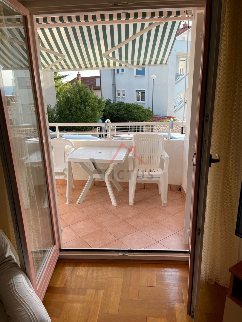 CRIKVENICA - 2S+DB, stanovanje z ložo, 56 m2