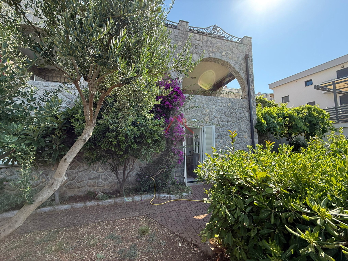 CRIKVENICA - Samostojna hiša, 50 m od morja