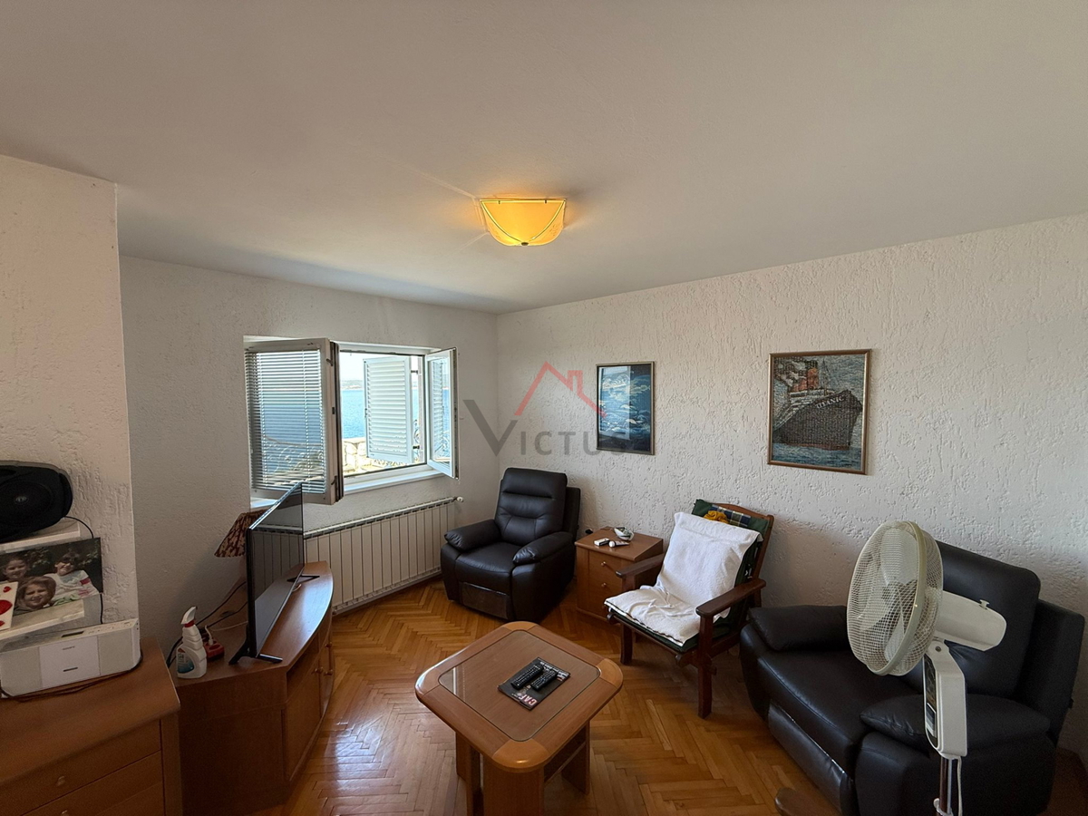 CRIKVENICA - Samostojna hiša, 50 m od morja
